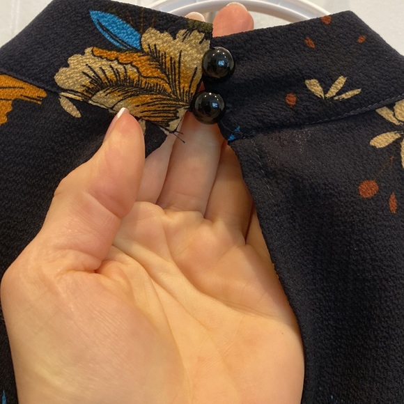 Adorable black foral dress by Voins. XS - Picture 7 of 8